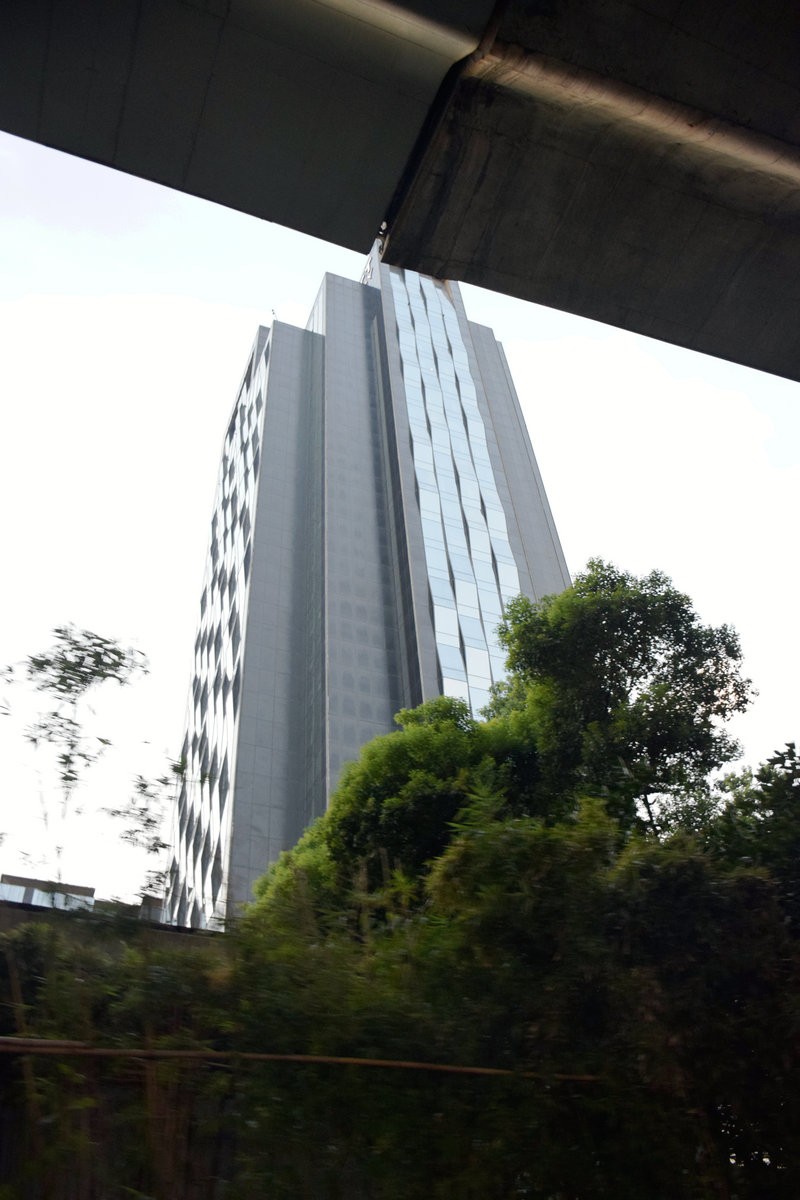 2024秋 江汉行（31）光谷广场七色“星河”