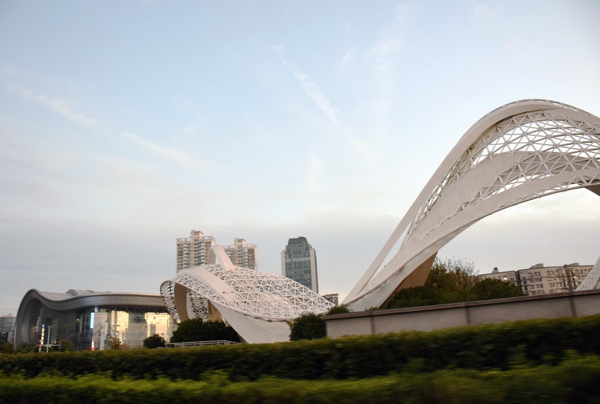 2024秋 江汉行（31）光谷广场七色“星河”