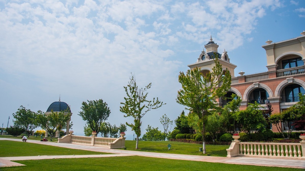 金 石 滩 鲁 能 希 尔 顿 度 假 酒 店