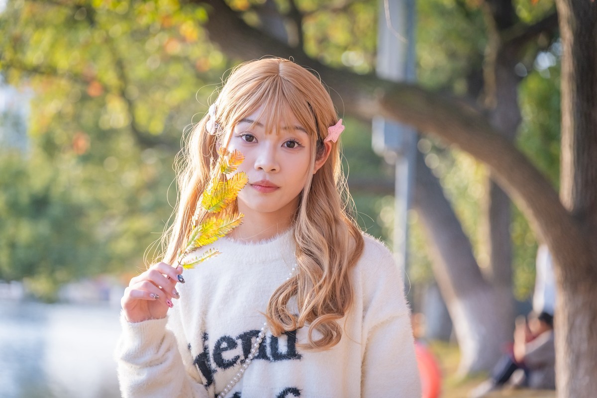 暖冬时节，长沙烈士公园水杉大道蹭拍小美女（z24-120f/4s）