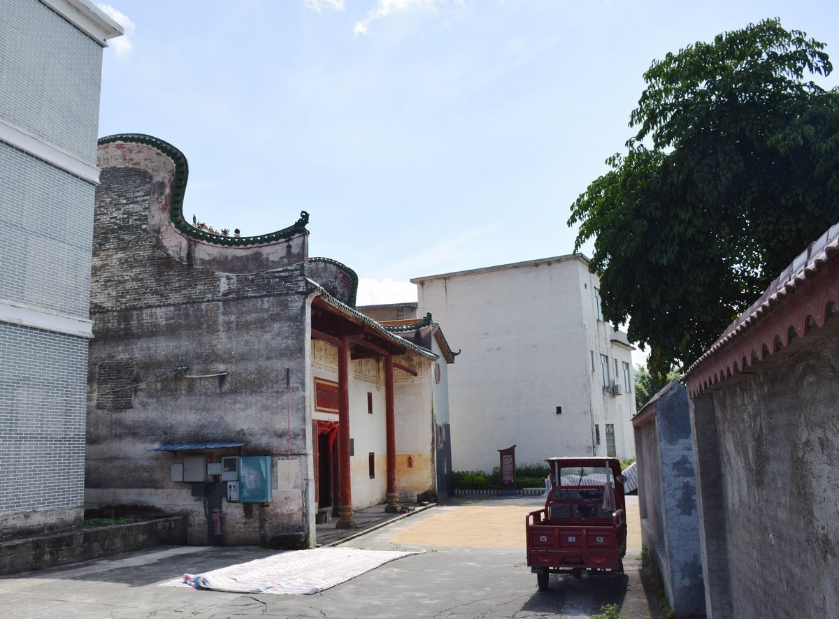 2024夏 海南环岛行（189）倾情演绎着贺州