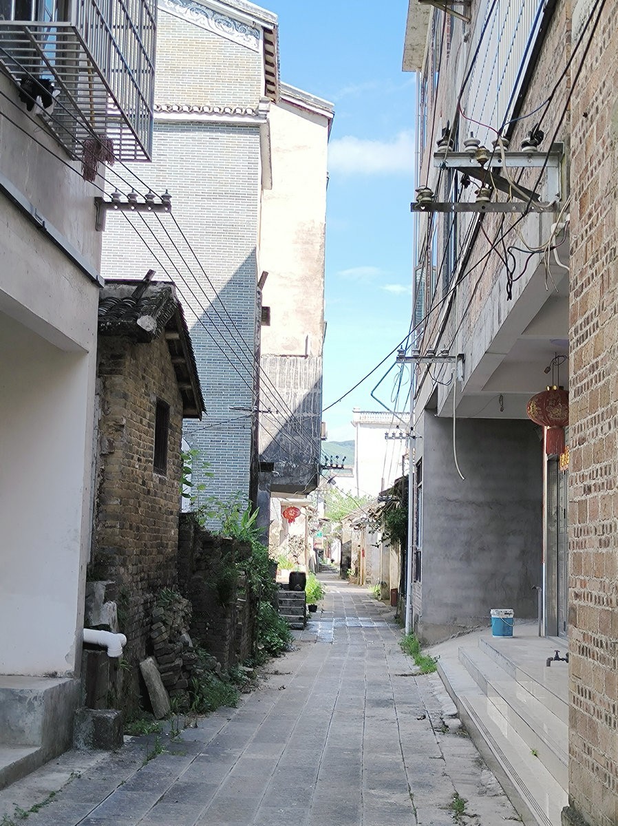 2024夏 海南环岛行（189）倾情演绎着贺州