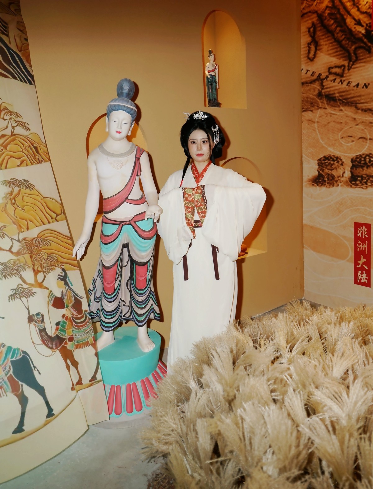 诗乐敦煌展中的古装美女！