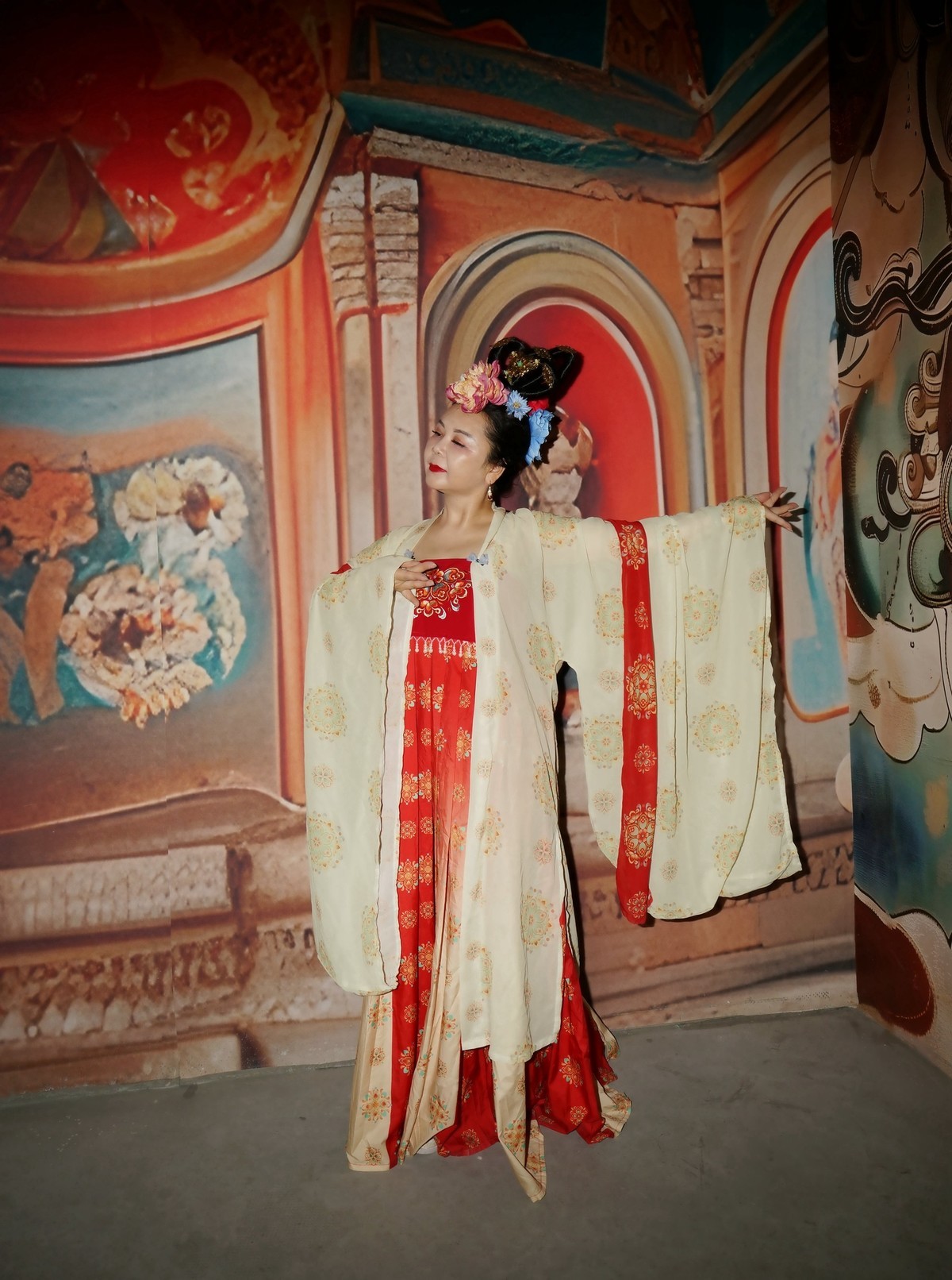 诗乐敦煌展中的古装美女！