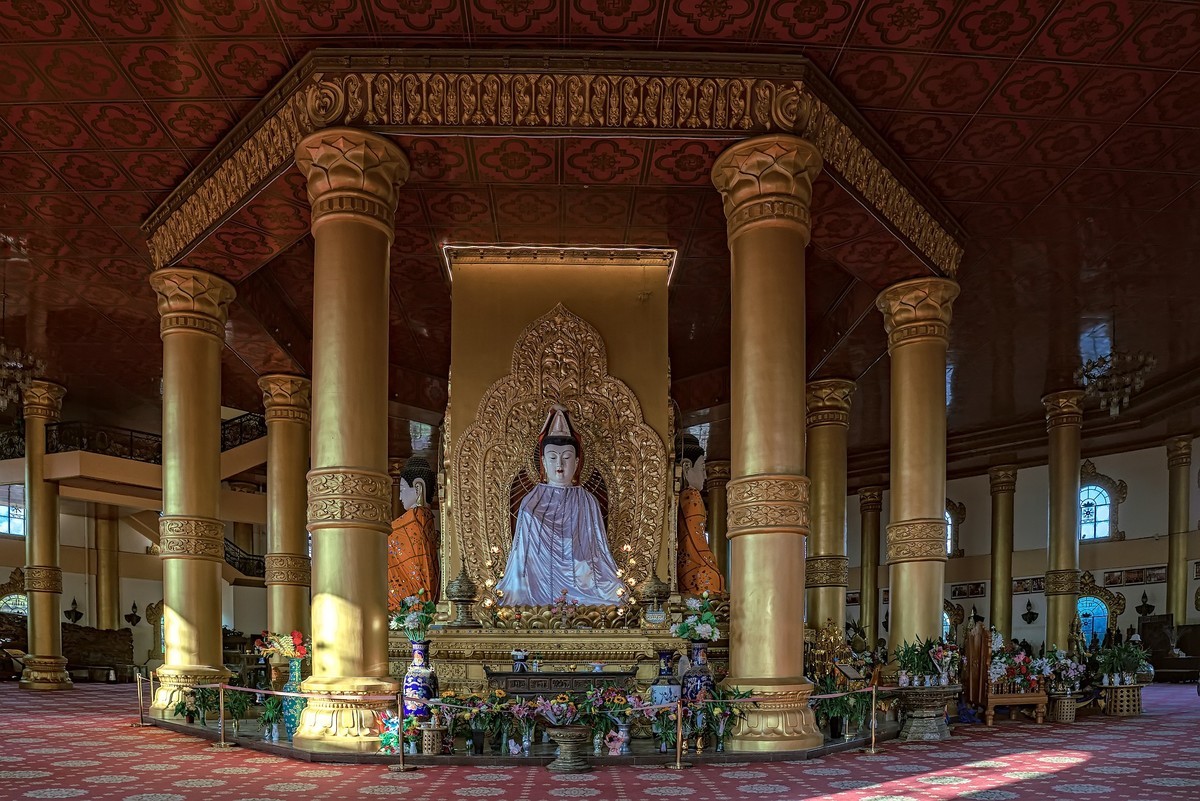 云南芒市 · 勐焕大金塔