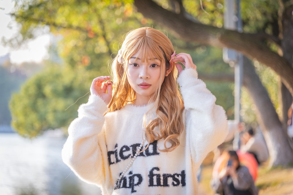 暖冬时节，长沙烈士公园水杉大道蹭拍小美女（z24-120f/4s）