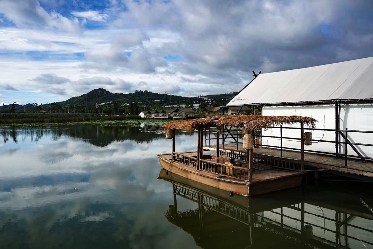 昆明滇池南岸凤光1