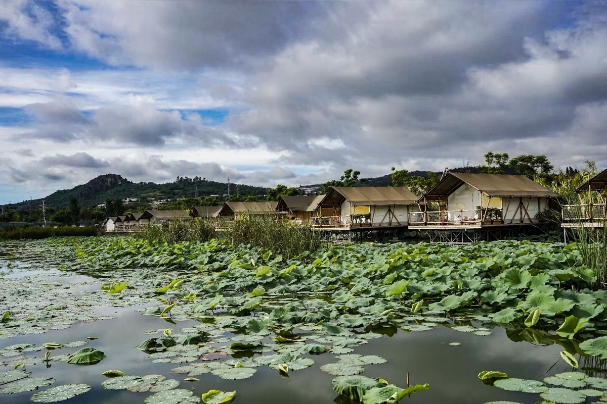 昆明滇池南岸凤光1