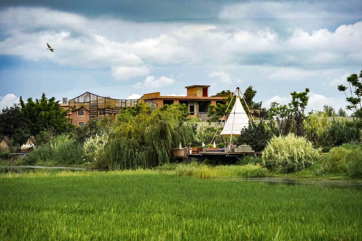 昆明滇池南岸凤光1