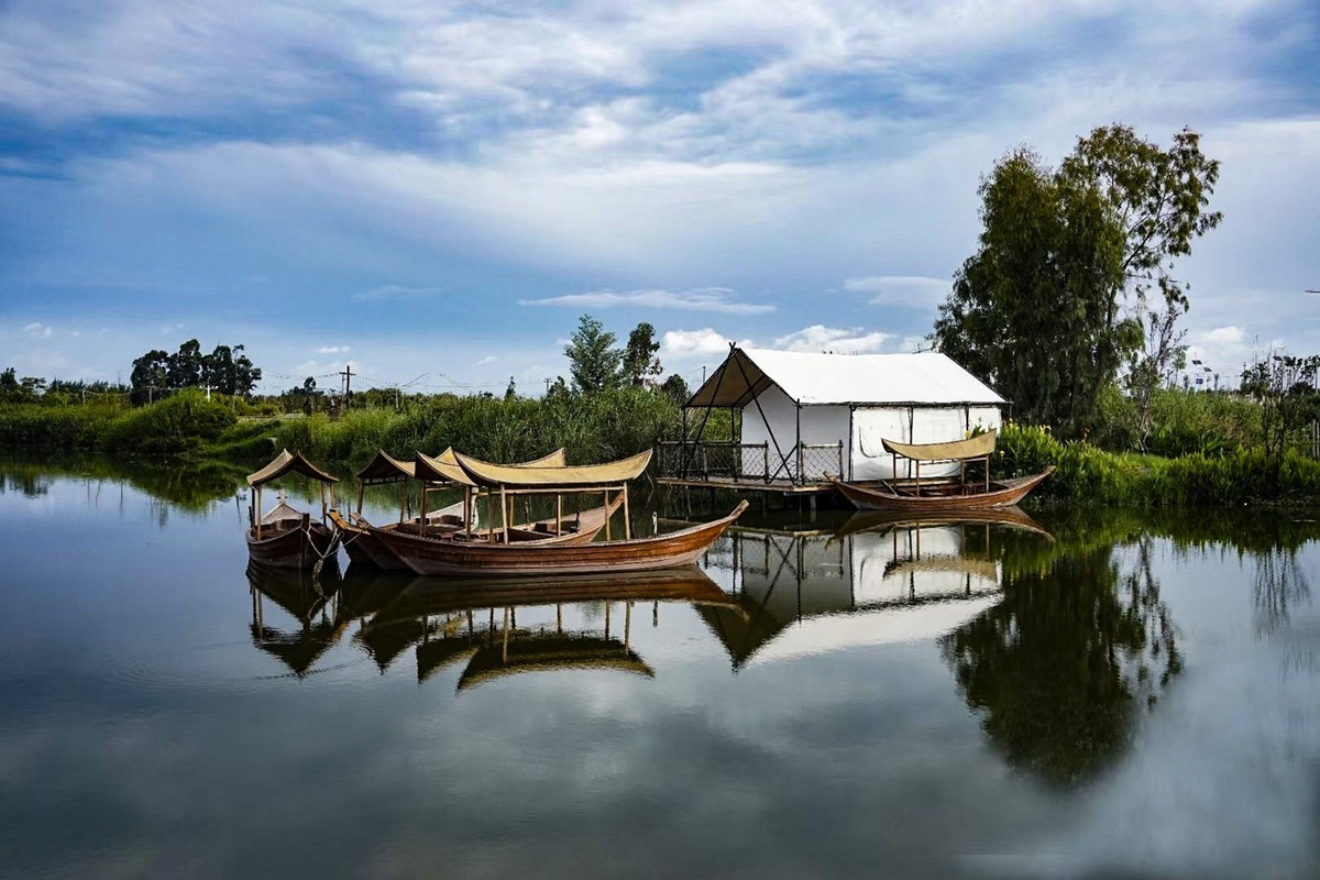 昆明滇池南岸凤光1