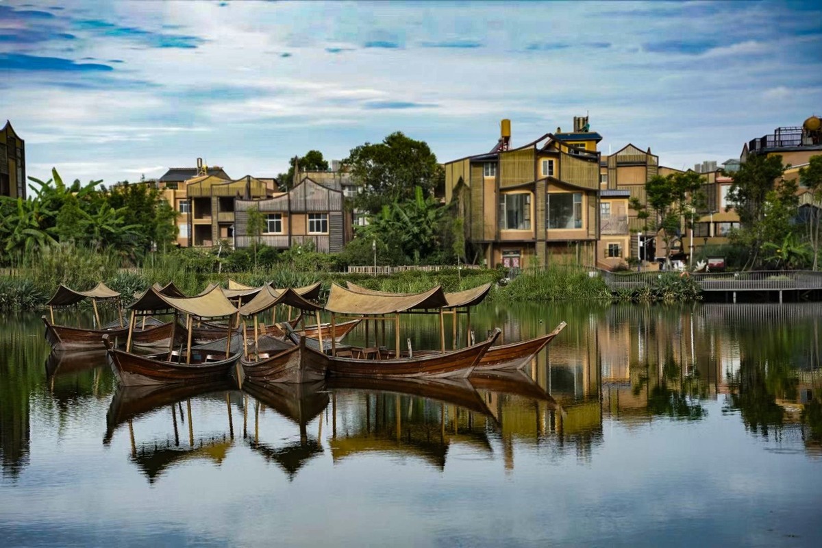 昆明滇池南岸凤光1