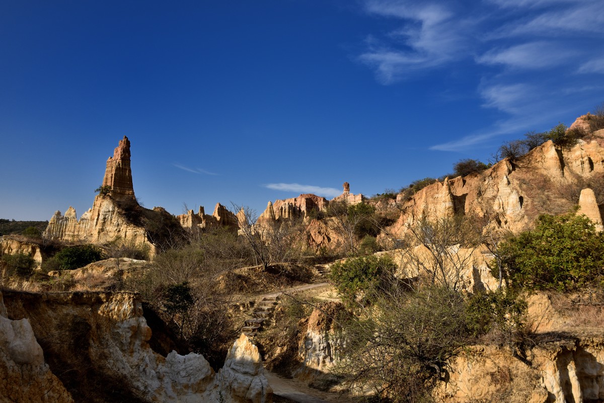 浪巴铺土林【2】