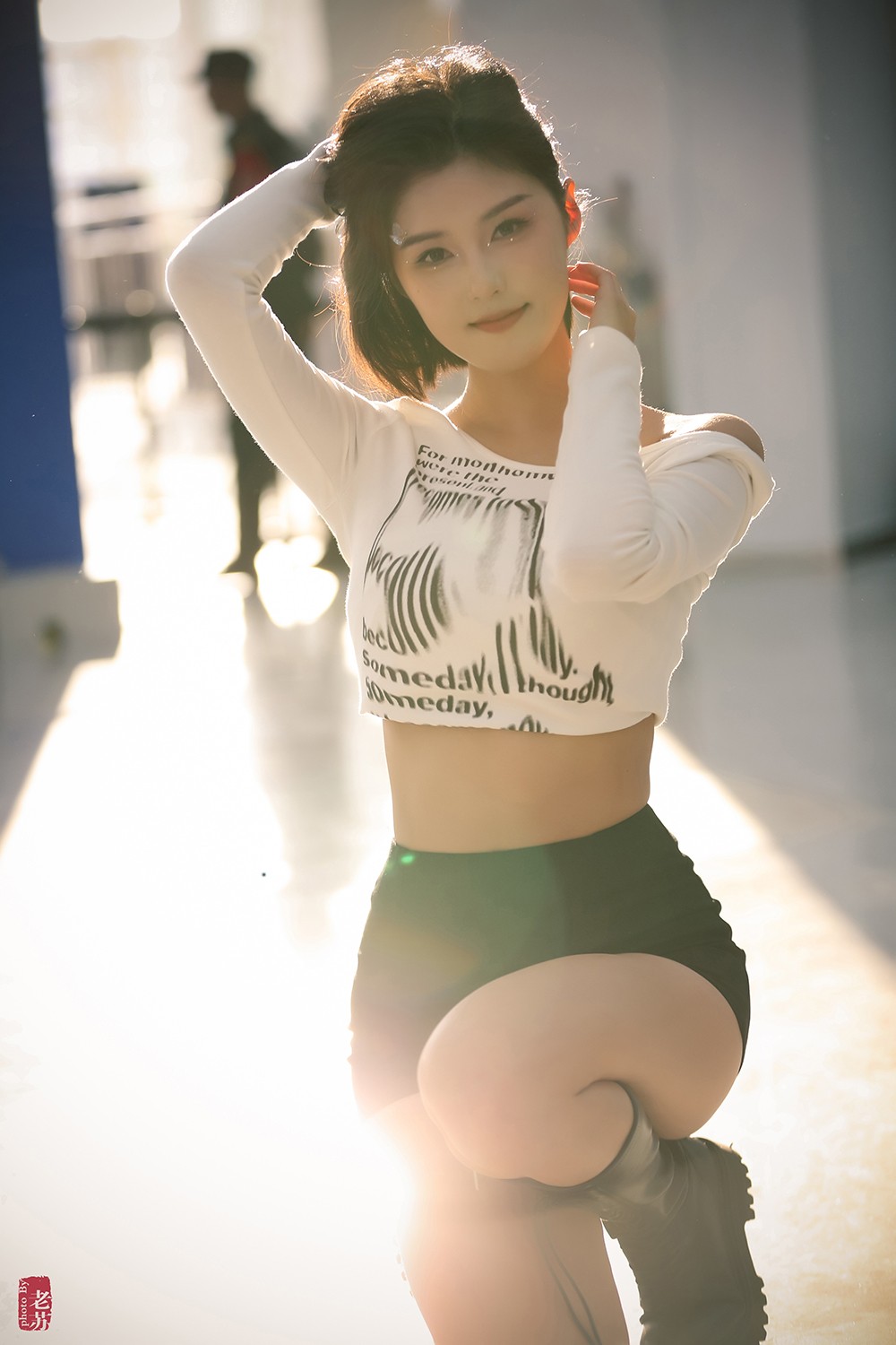 天津十一车展假装给车模程儿小姐姐拍写真03