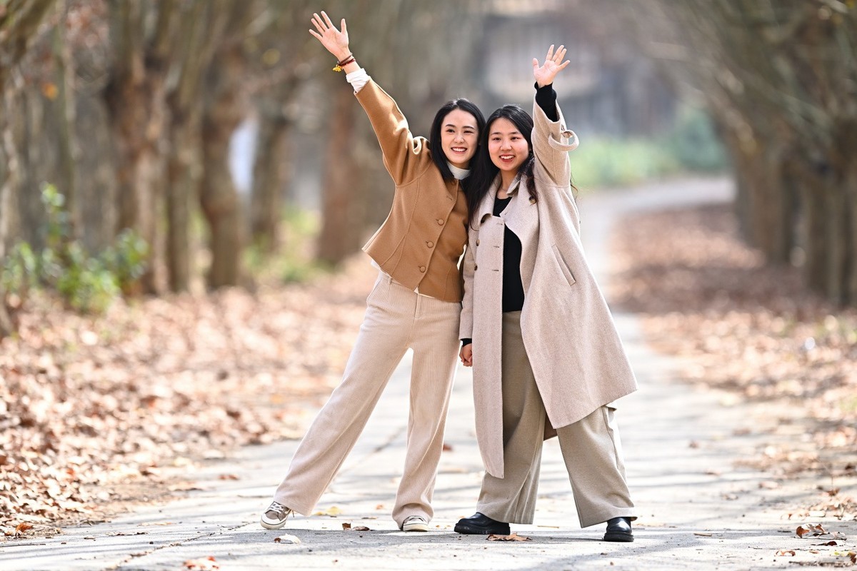 大学生们的的人像捌拾壹