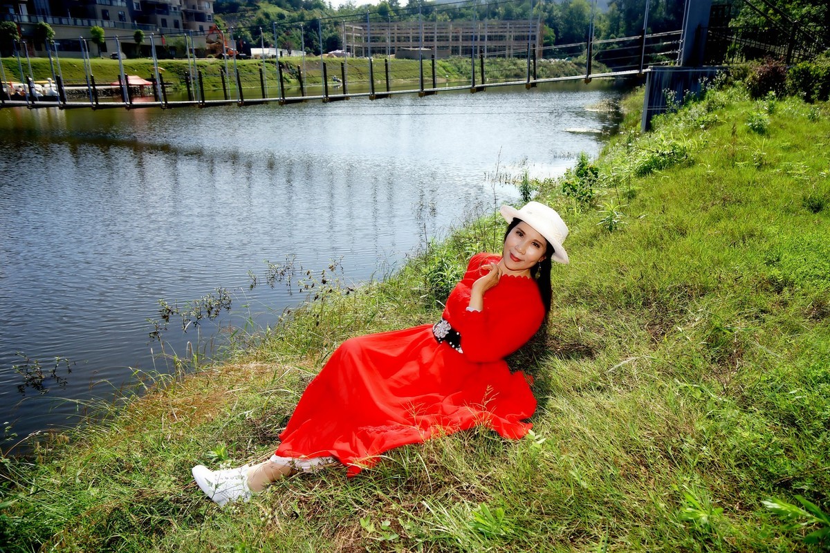 环境人像----清清小河边！