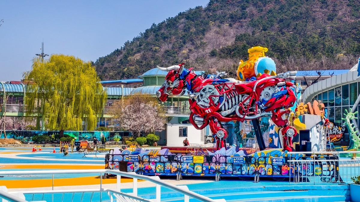 春 和 景 明 游 虎 滩