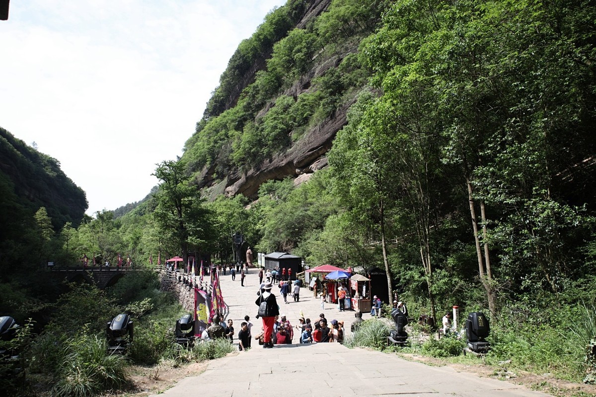 剑门关游拍。