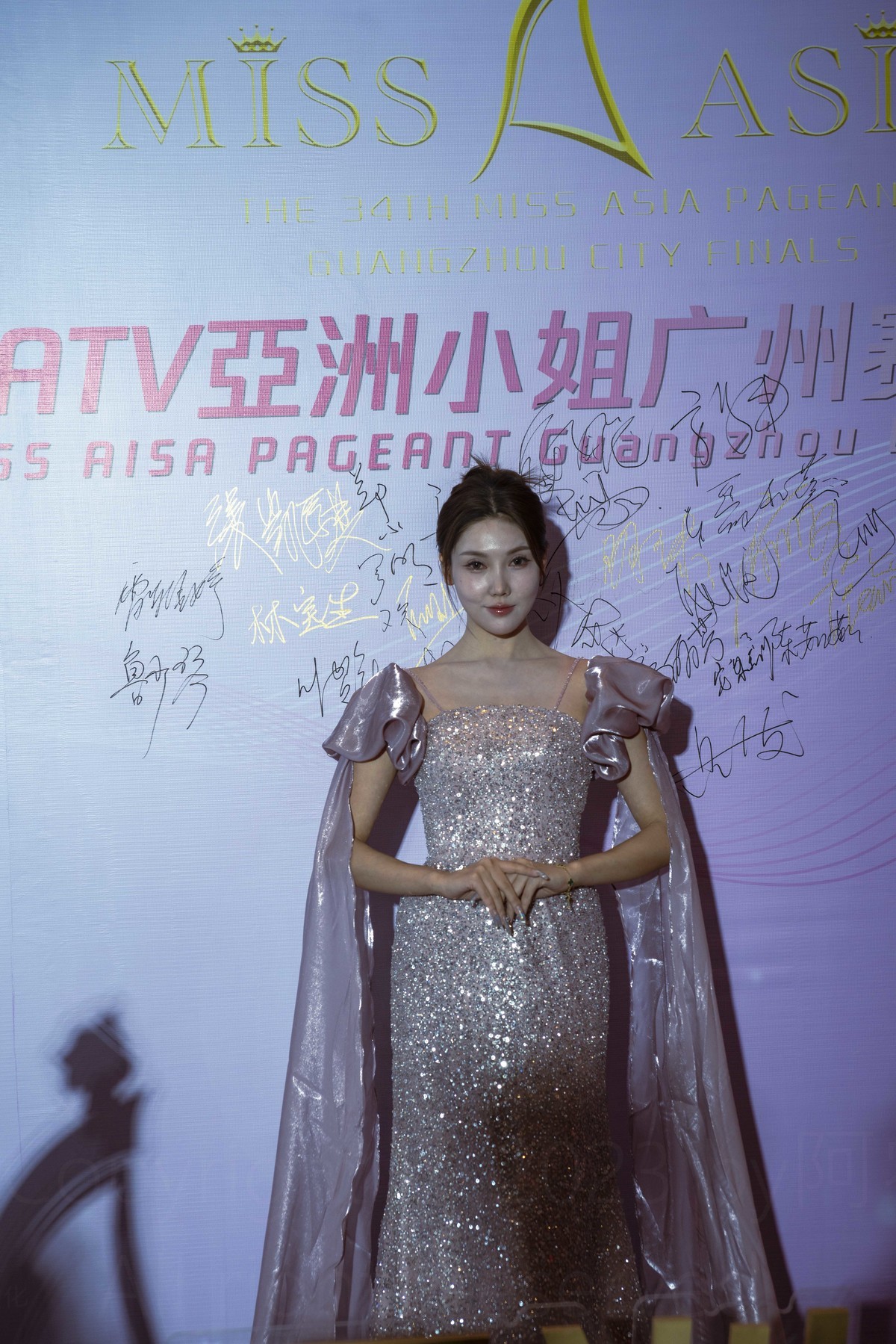 冬至快乐.癸卯年                 各位大师，各位美女，冬至快乐！