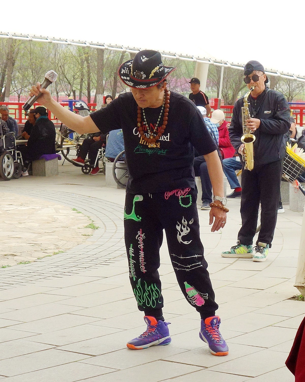 歌唱《工人力量大》庆祝5.1劳动节