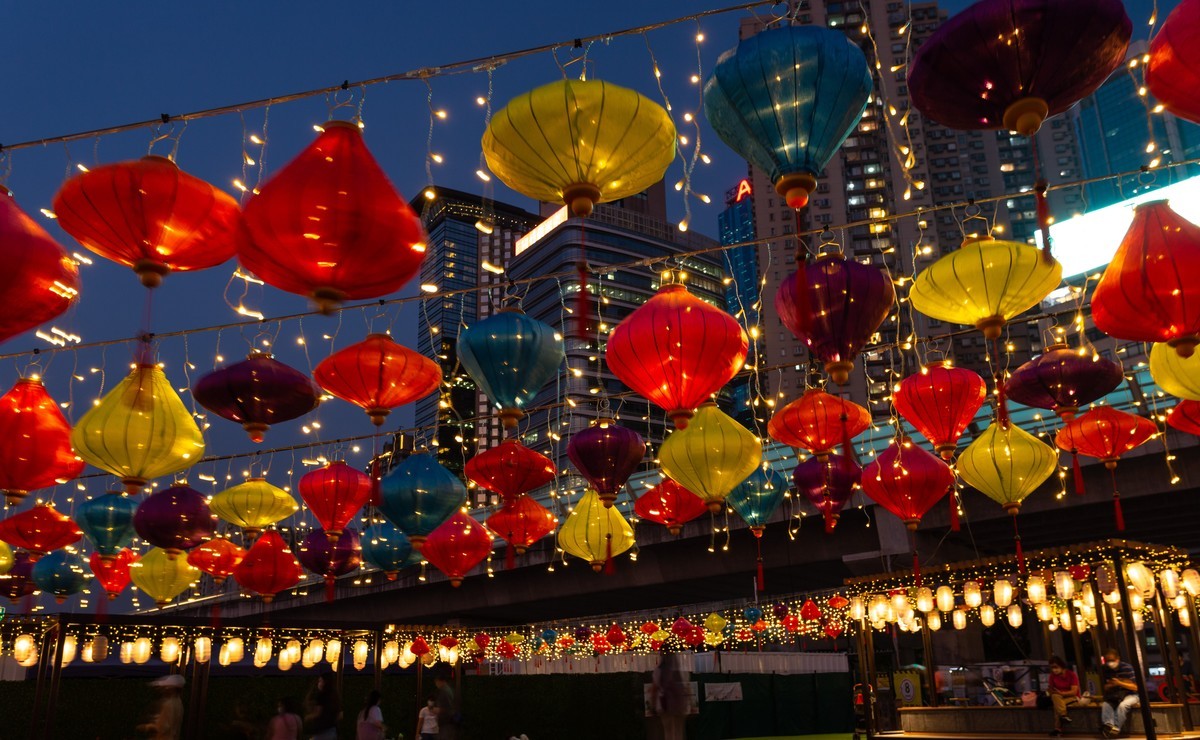 东岸公园观日赏花灯