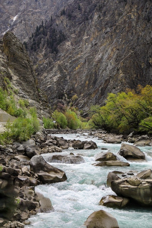 西行散记——溯源额公藏布江