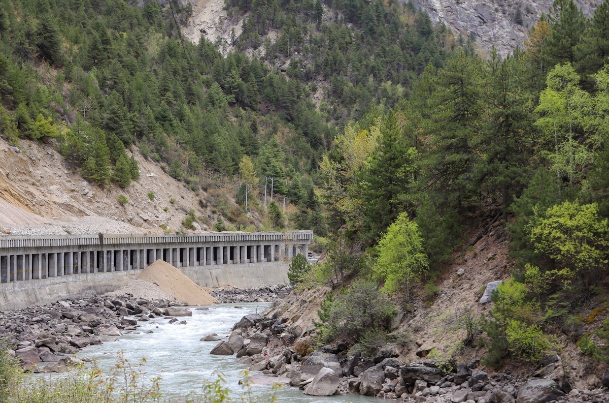 西行散记——溯源额公藏布江