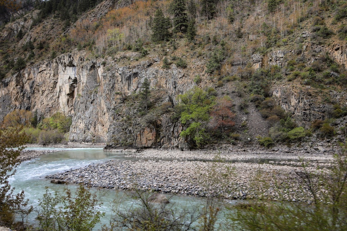 西行散记——溯源额公藏布江
