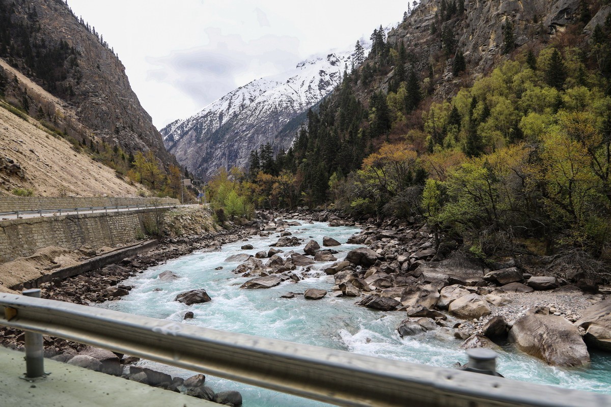 西行散记——溯源额公藏布江