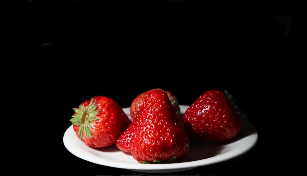 EF-M 15-45 f3.5-6.3 IS STM 试拍---草莓