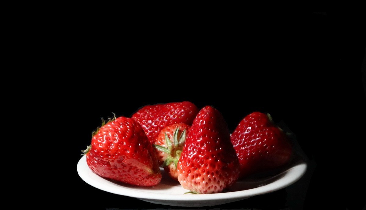 EF-M 15-45 f3.5-6.3 IS STM 试拍---草莓