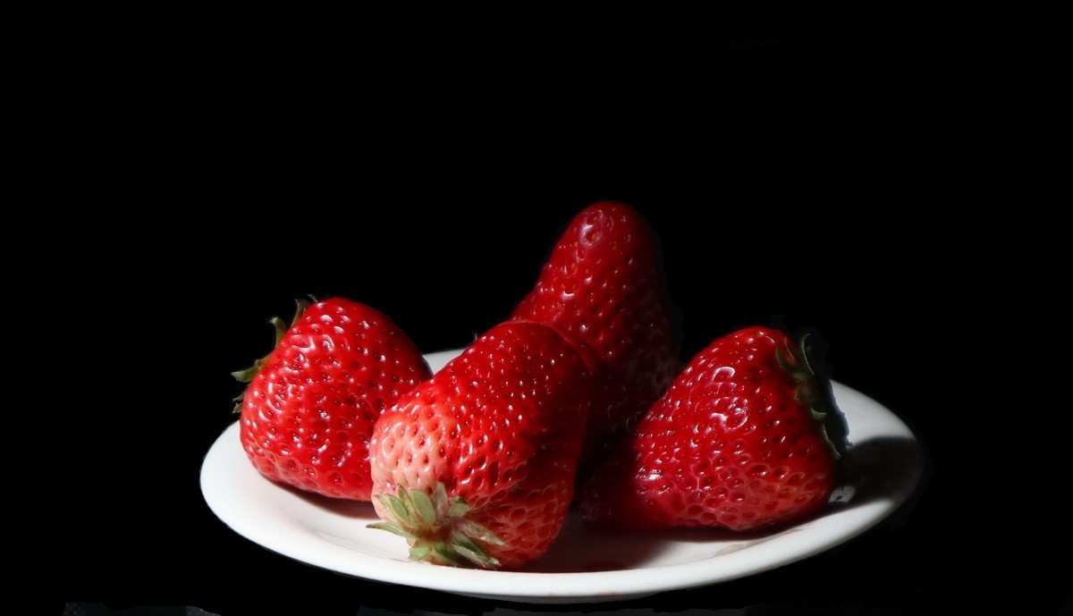 EF-M 15-45 f3.5-6.3 IS STM 试拍---草莓