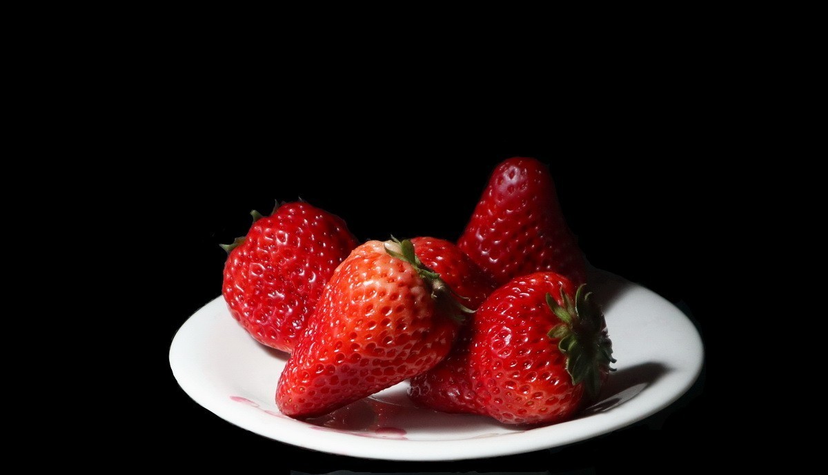 EF-M 15-45 f3.5-6.3 IS STM 试拍---草莓