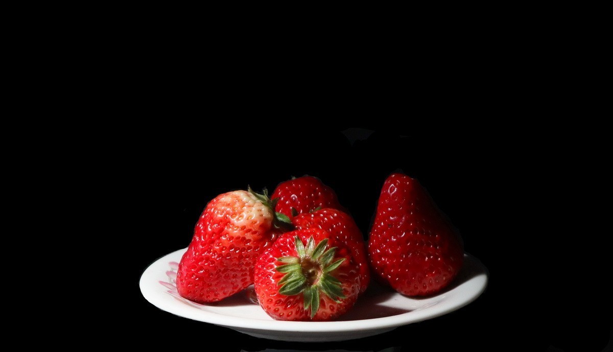 EF-M 15-45 f3.5-6.3 IS STM 试拍---草莓