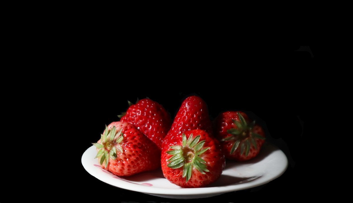 EF-M 15-45 f3.5-6.3 IS STM 试拍---草莓