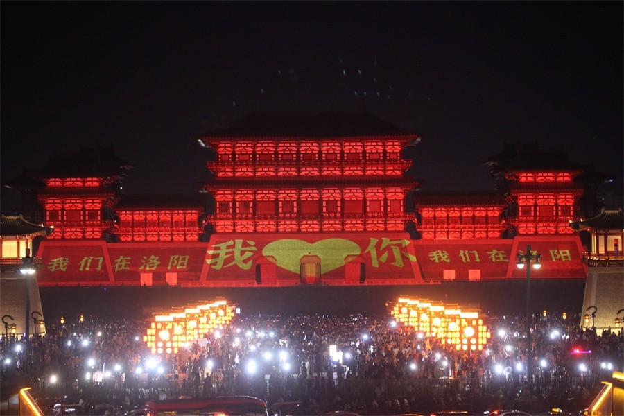 快闪夜幕下的随唐洛阳城国家遗址公园印象