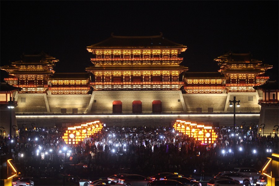 快闪夜幕下的随唐洛阳城国家遗址公园印象