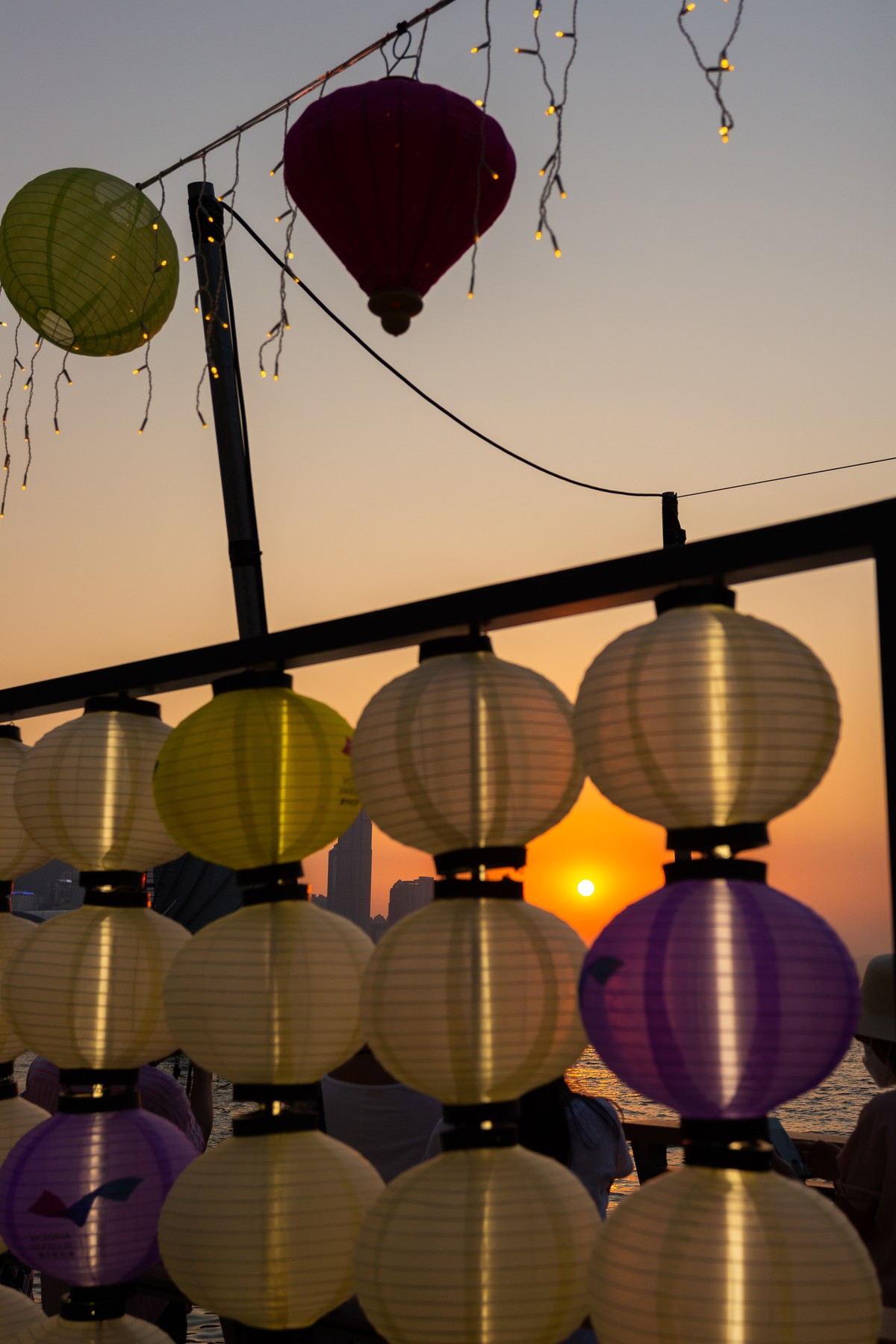 东岸公园观日赏花灯