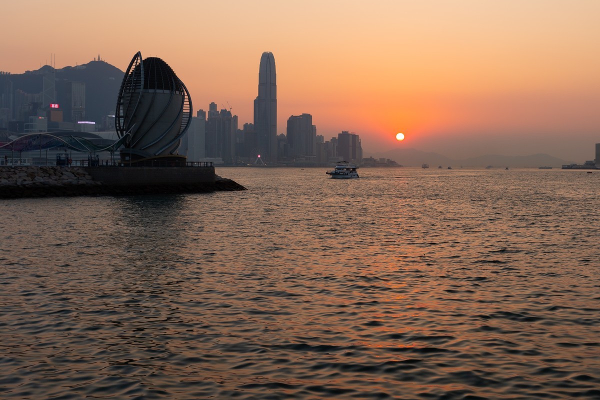 东岸公园观日赏花灯