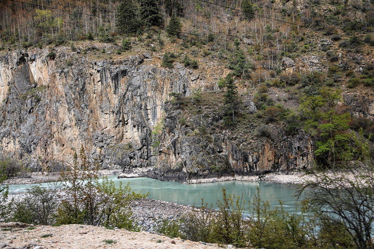 西行散记——溯源额公藏布江