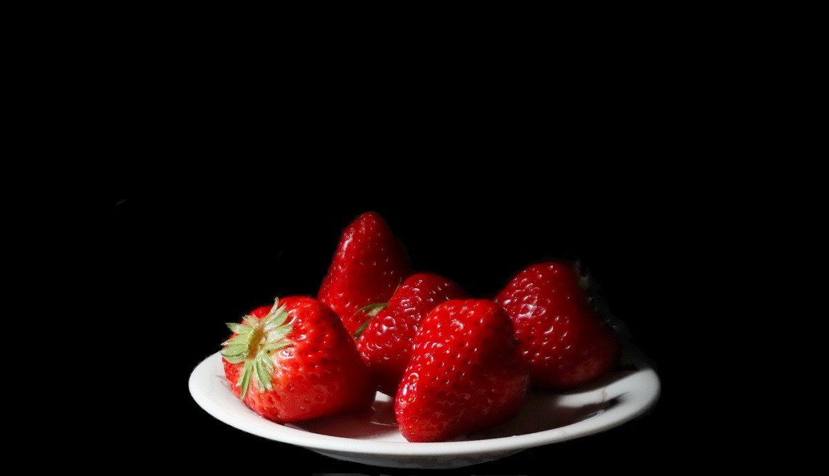 EF-M 15-45 f3.5-6.3 IS STM 试拍---草莓