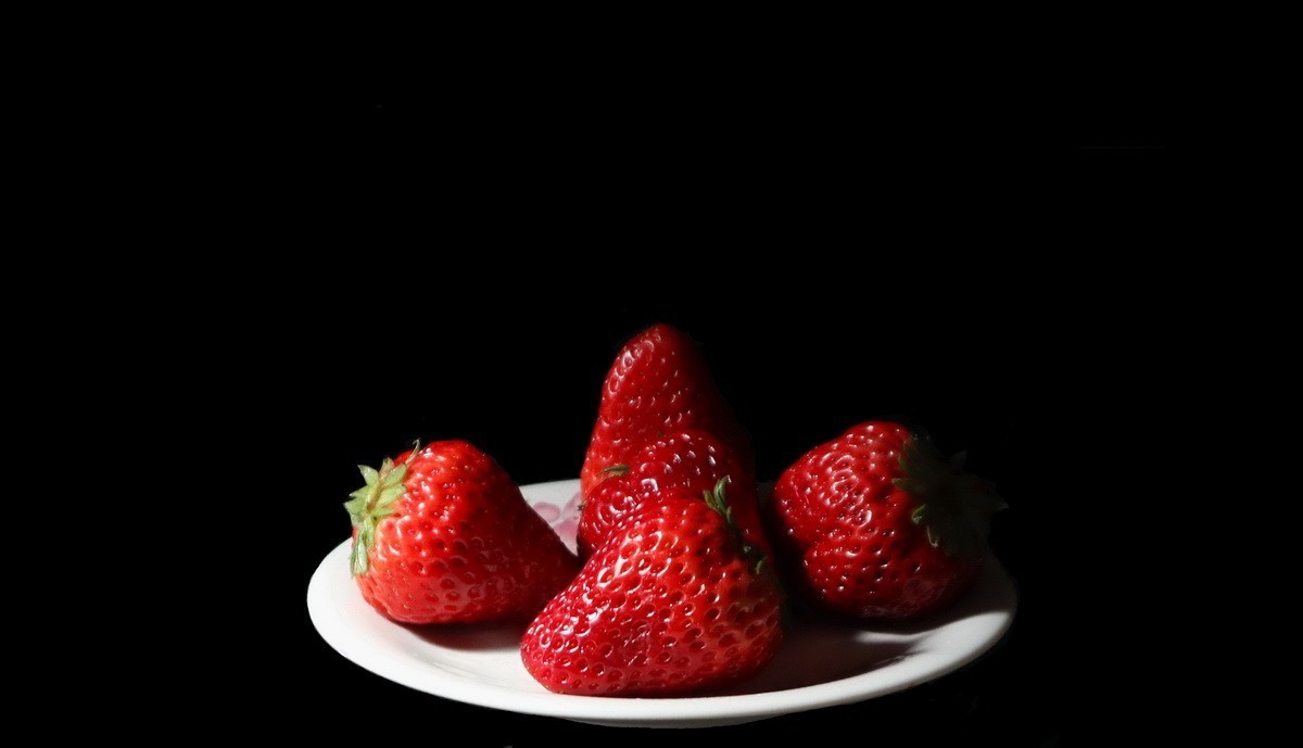 EF-M 15-45 f3.5-6.3 IS STM 试拍---草莓