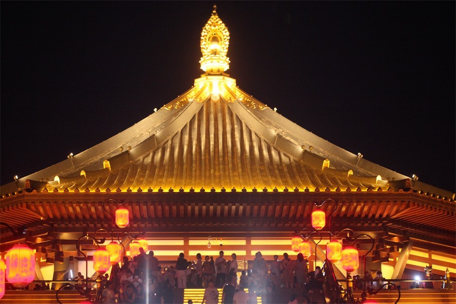快闪夜幕下的随唐洛阳城国家遗址公园印象