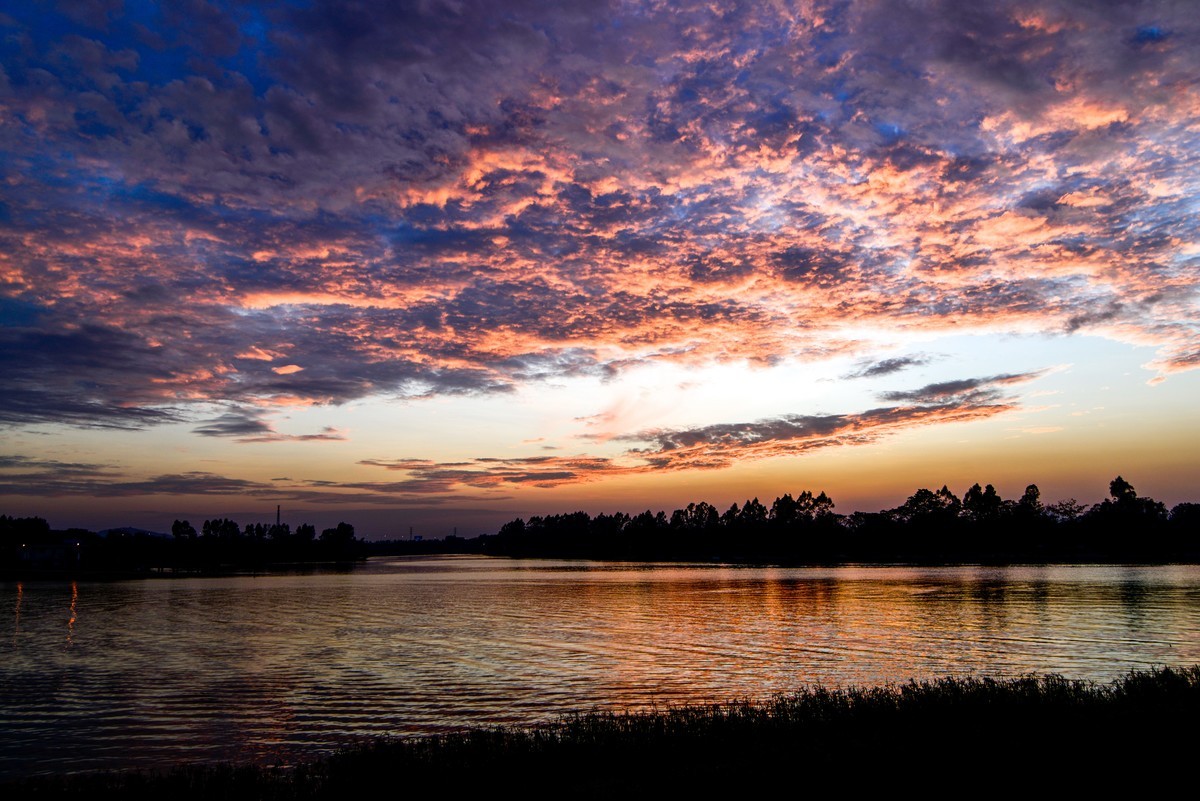 晚霞，阳江市石觉公园日落。