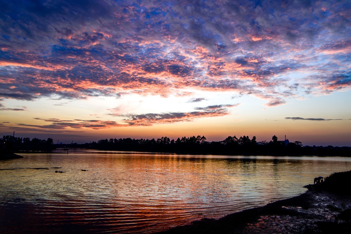 晚霞，阳江市石觉公园日落。