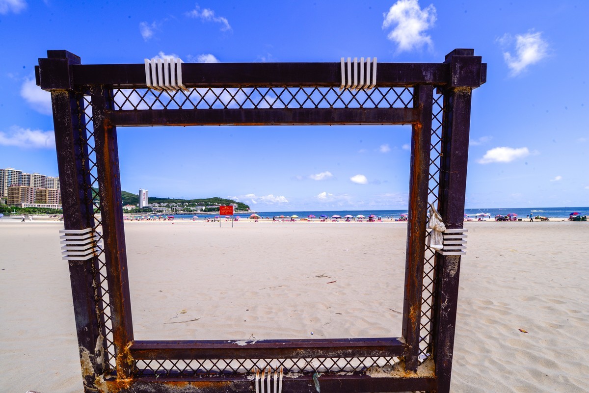 夏日海边，阳江市海陵岛海滨公园。