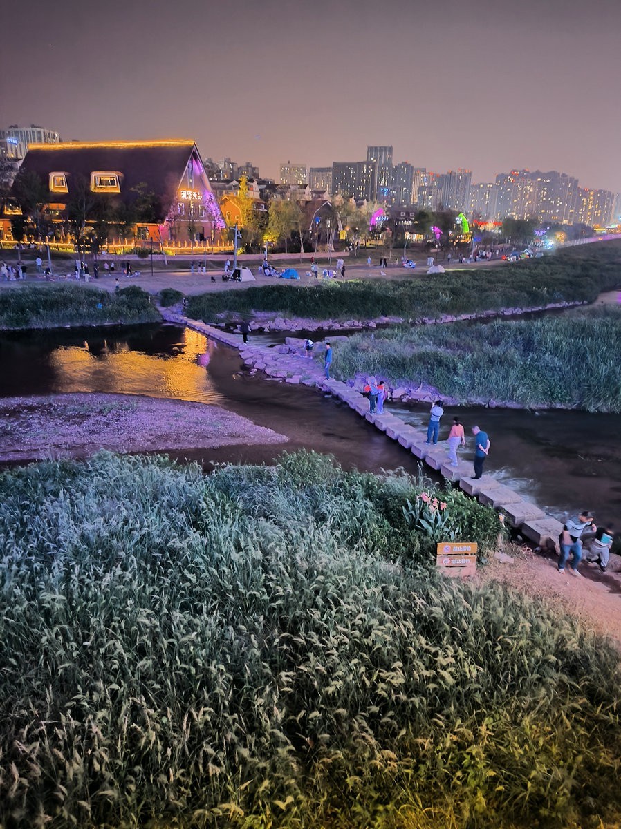 漫步星城 走街串巷（491）溪悦荟示范公园