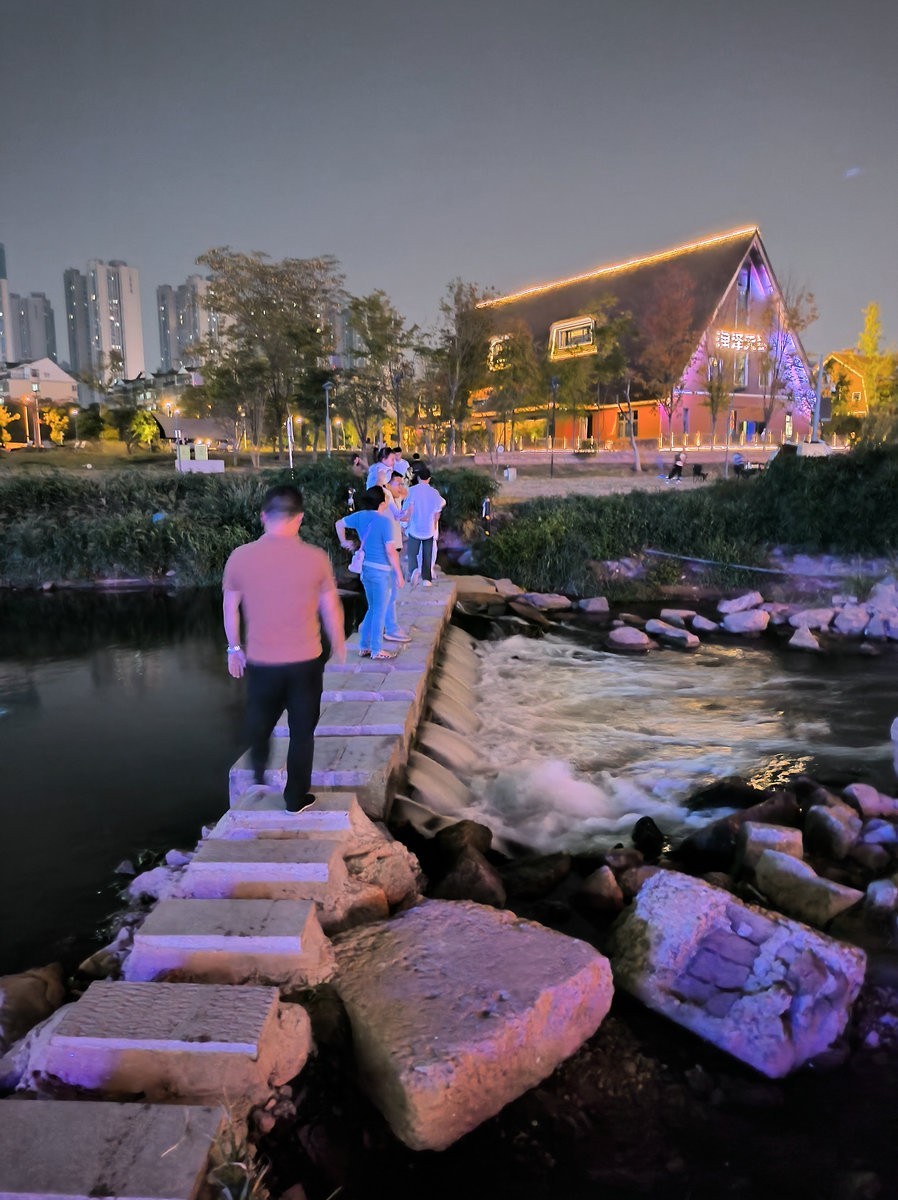 漫步星城 走街串巷（491）溪悦荟示范公园