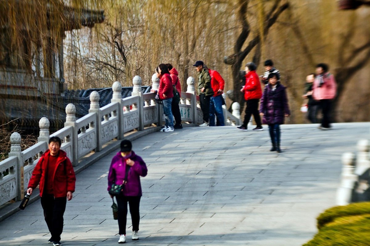 早春——明湖小景