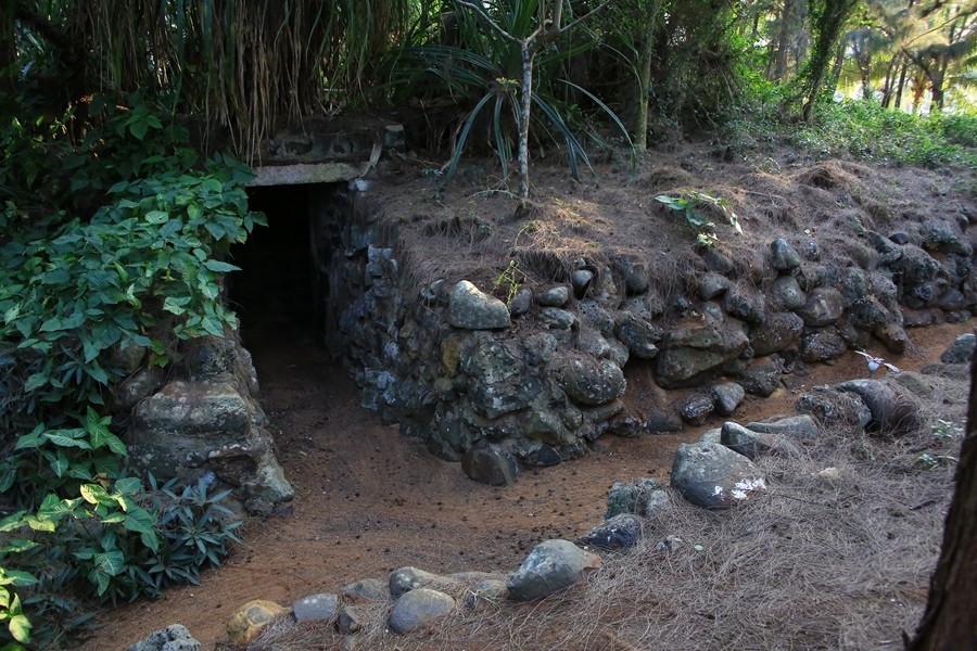 07《不老松：忆海南游记》海南临髙解放公园灯塔和战壕遗跡！