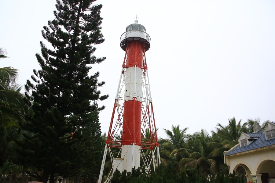 07《不老松：忆海南游记》海南临髙解放公园灯塔和战壕遗跡！